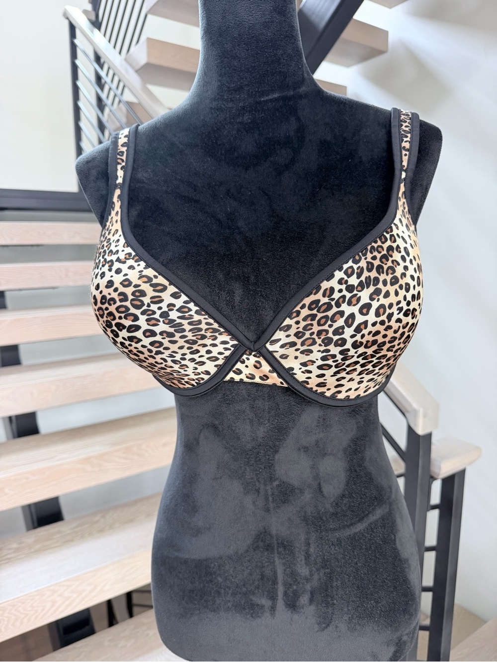 Leopard Print Underwire Bra in Beige and Black size 38DD